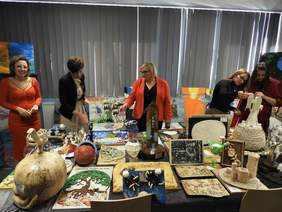 Pokaż zdjęcie: Obrady Wojewódzkiej Komisji Konkursowej XX edycji Konkursu Plastycznego „Sztuka Osób Niepełnosprawnych”