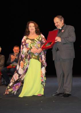 Pokaż zdjęcie: Organizatorzy "Albertiany" Anna Dymna oraz Ks. Tadeusz Isakowicz - Zaleski 