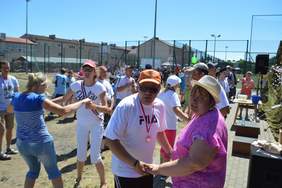 Uczestnicy Olimpiady Sportowej Osób Niepełnosprawnych w Szczuczynie.