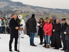 Pokaż zdjęcie: Spartakiada w Ptaszkowej z udziałem Prezydenta Andrzeja Dudy