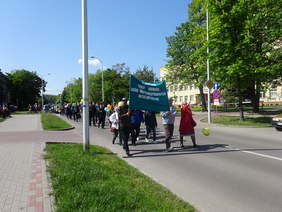 Europejski Dzień Godności Osób Niepełnosprawnych Intelektualnie w Tarnobrzegu – przemarsz ulicami miasta