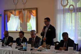 Pokaż zdjęcie: Prezydent Miasta Rybnika wita przybyłych gości 