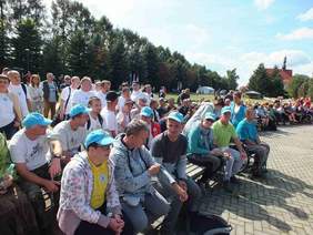 Pokaż zdjęcie: Fot. Kazimierz Cuch- uczestnicy spartakiady