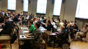 Pokaż zdjęcie: Uczestnicy konferencji pt.: „Osoby z niepełnosprawnością – niewykorzystany kapitał. (Nie)pełnosprawny w biznesie”