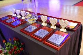 Pokaż zdjęcie: Nagrody dla dobroczyńców Fundacji