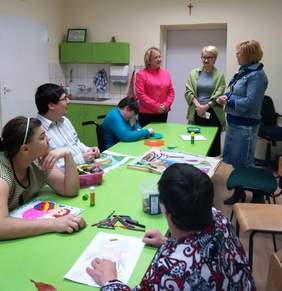 Pokaż zdjęcie: Wizyta dyrektor Marty Mordarskiej w WTZ w Gostwicy