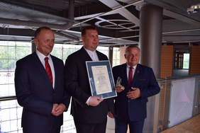 Pokaż zdjęcie: ks. Artur Janiec Dyrektor Caritas Archidiecezji Przemyskiej, SUPER Lodołamacz