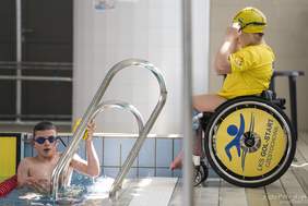 Pokaż zdjęcie: Zawodnicy podczas Mistrzostw w Pływaniu 