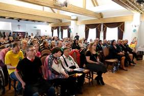 Pokaż zdjęcie: "Kolory Naszego Życia"  -  Dzień Godności w Powiatowym Ośrodku Wsparcia w Muszynie