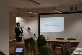 Pokaż zdjęcie: Pracownik Oddziału Pomorskiego PFRON Marzena Pozorska.