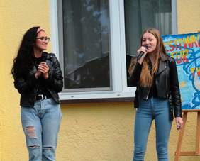 Pokaż zdjęcie: Festiwal Kultur w Chwałkowie pod hasłem: „Twoja twarz brzmi znajomo”