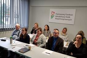 Pokaż zdjęcie: Przedstawiciele organizacji pozarządowych z Wielkopolski uczestniczący w warsztatach szkoleniowych zorganizowanych przez Oddział Wielkopolski PFRON