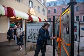 Pokaż zdjęcie: Uroczyste otwarcie wystawy