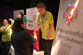 Pokaż zdjęcie: Wręczanie nagród zwycięzcom