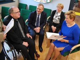 Pokaż zdjęcie: Podpisanie umowy z Tarnowskim Zrzeszeniem Sportowe Niepełnosprawnych „START"