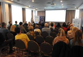 Pokaż zdjęcie: Goście na sali konferencyjnej