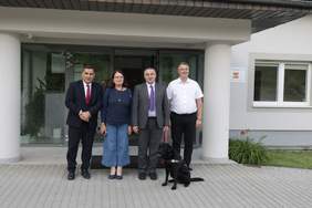 Pokaż zdjęcie: Wizyta studyjna we wspólnocie domowej dla dorosłych osób z autyzmem im. Arama Rybickiego prowadzonej przez Stowarzyszenie Pomocy Osobom Autystycznym w Gdańsku.