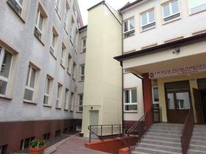 Nowa winda w Liceum Ogólnokształcącym im. Kardynała Stefana Wyszyńskiego w Staszowie.