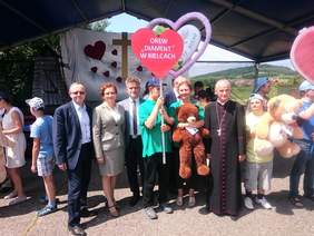 Pokaż zdjęcie: uczestnicy integracyjnego spotkania w Masłowie 