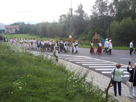 Pokaż zdjęcie: Uczestnicy VII Dożynkowego Spotkania Integracyjnego w Zebrzydowicach