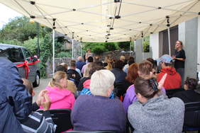 Pokaż zdjęcie: Uroczystość przekazania nowego busa przeznaczonego do przewozu osób niepełnosprawnych