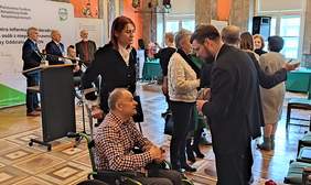 Pokaż zdjęcie: Dyskusje przeniosły się do kuluarów 