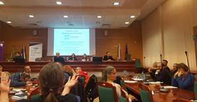 Pokaż zdjęcie: panel dyskusyjny