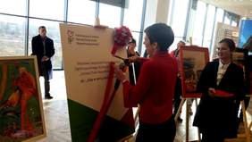 Pokaż zdjęcie: Uroczystość otwarcia wystawy „Gdy w sercu kwitnie muzyka" w Centrum Handlowym Avenida w Poznaniu