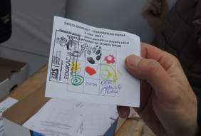 Pokaż zdjęcie: Pieczątki zebrane na stoiskach podczas "Święta godności"