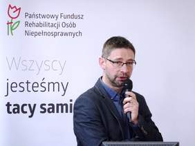 Prowadzący szkolenie - Michał Bohuszko - sam. specjalista ds. wsparcia i współpracy z pracodawcami w K-P Oddziale PFRON