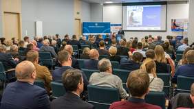 Pokaż zdjęcie: Uczestnicy konferencji pt. „Buduj bezpiecznie. Nadzór i prewencja na budowach”