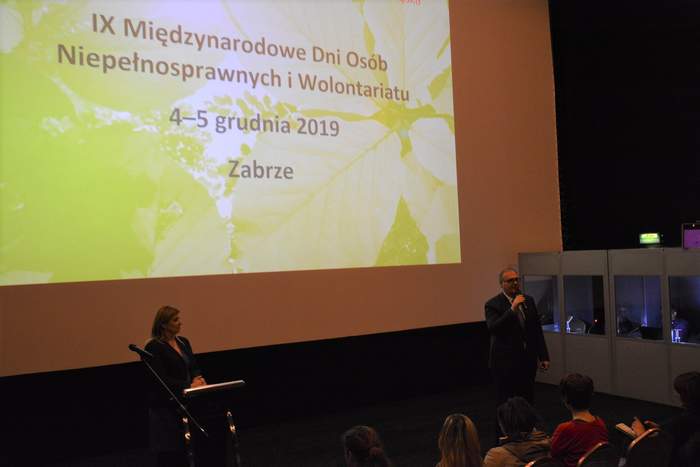 Pokaż zdjęcie: Uroczyste rozpoczęcie konferencji