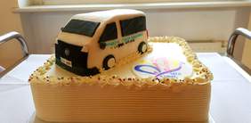 Pokaż zdjęcie: Tort z okazji przekazania busa