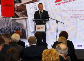 Pokaż zdjęcie: Heinz Koller, zastępca Dyrektora Generalnego Międzynarodowej Organizacji Pracy - honorowy gość konferencji