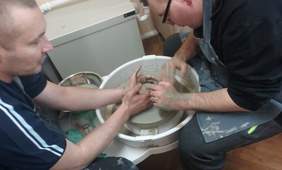 Pokaż zdjęcie: Zajęcia w pracowni ceramicznej w SOSW nr 2 w Przemyślu
