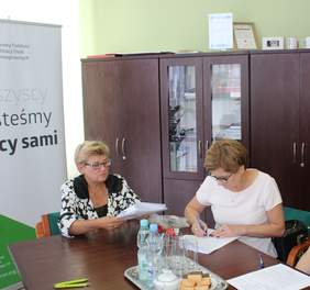 Pokaż zdjęcie: Anna Frączek, Wicestarosta Powiatu Hrubieszowskiego, Danuta Kozłowska Członek Zarządu Powiatu Hrubieszowskiego