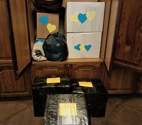 Pokaż zdjęcie: Pracownicy PFRON pomagają Polakom na Ukrainie