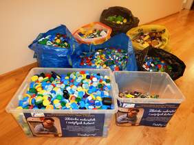 Pokaż zdjęcie: 50 kg nakrętek zebranych dla Stowarzyszenia „Tęcza”