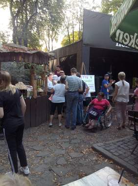 Pokaż zdjęcie: Uczestnicy festynu