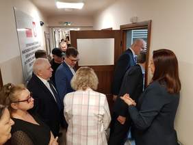 Pokaż zdjęcie: Goście wizytują inwestycję