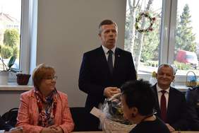 Pokaż zdjęcie: Otwarcie Domu Senior+ w Mogilnie z udziałem wojewody Piotra Ćwika oraz dyrektor Marty Mordarskiej 