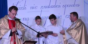 Pokaż zdjęcie: Msza Święta odprawiana  w placówce