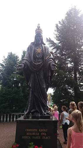 Pokaż zdjęcie: Pomnik Chrystusa Króla przy kałkowskim Sanktuarium