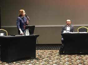 Pokaż zdjęcie: Bogusława Słońska podczas Wyjazdowego szkolenia dla Burmistrzów, Wójtów oraz Przewodniczących Rad Gminnych