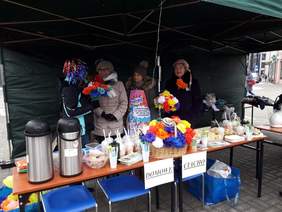 Pokaż zdjęcie: Kiermasz słodkości (fot. Wiktoria Palarczyk)