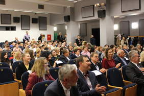 Pokaż zdjęcie: Uczestnicy uroczystości