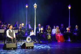 Pokaż zdjęcie: Koncert piosenek francuskich z okazji Dnia Godności Osób z Niepełnosprawnościami w Operze Nova w Bydgoszczy