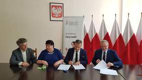 Pokaż zdjęcie: UMOWA WRR ZE STAROSTWEM W SKARŻYSKU - KAMIENNEJ