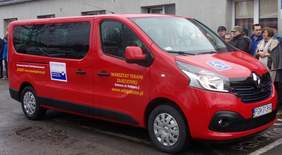 Pokaż zdjęcie: Przekazanie busa dofinansowanego ze środków PFRON dla Warsztatów Terapii Zajęciowej w Gnieźnie