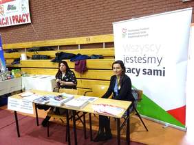Pokaż zdjęcie: PFRON uczestnikiem XIII Powiatowych Targów Edukacji i Pracy w Szamotułach